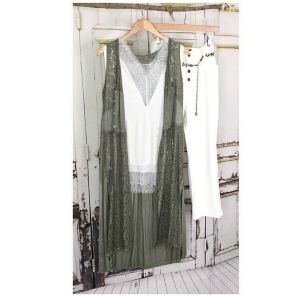 Always Hopeful Knit Top with Lace In Off White. - Picture 12 of 14